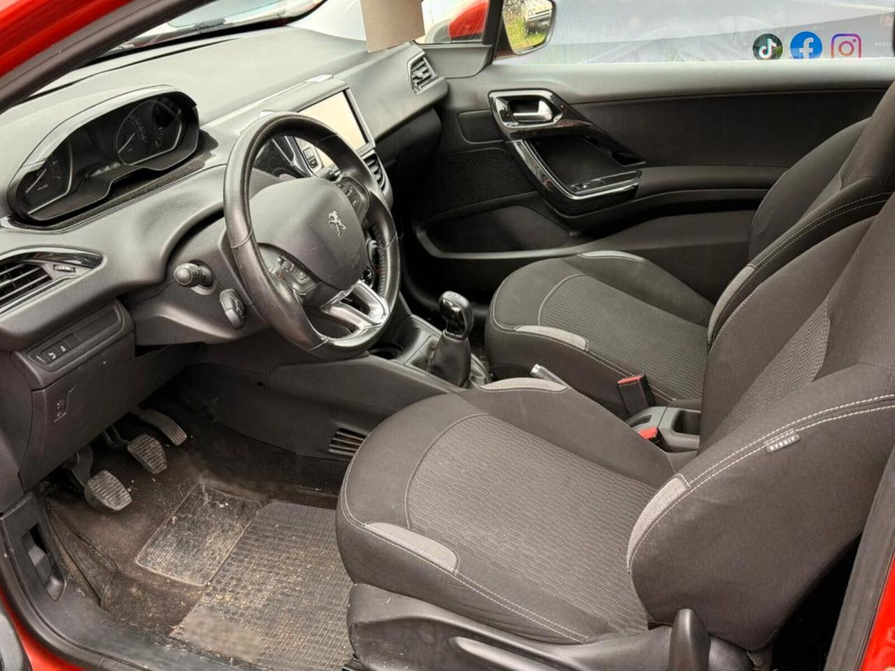 Peugeot 208 PureTech 82 3 porte Allure