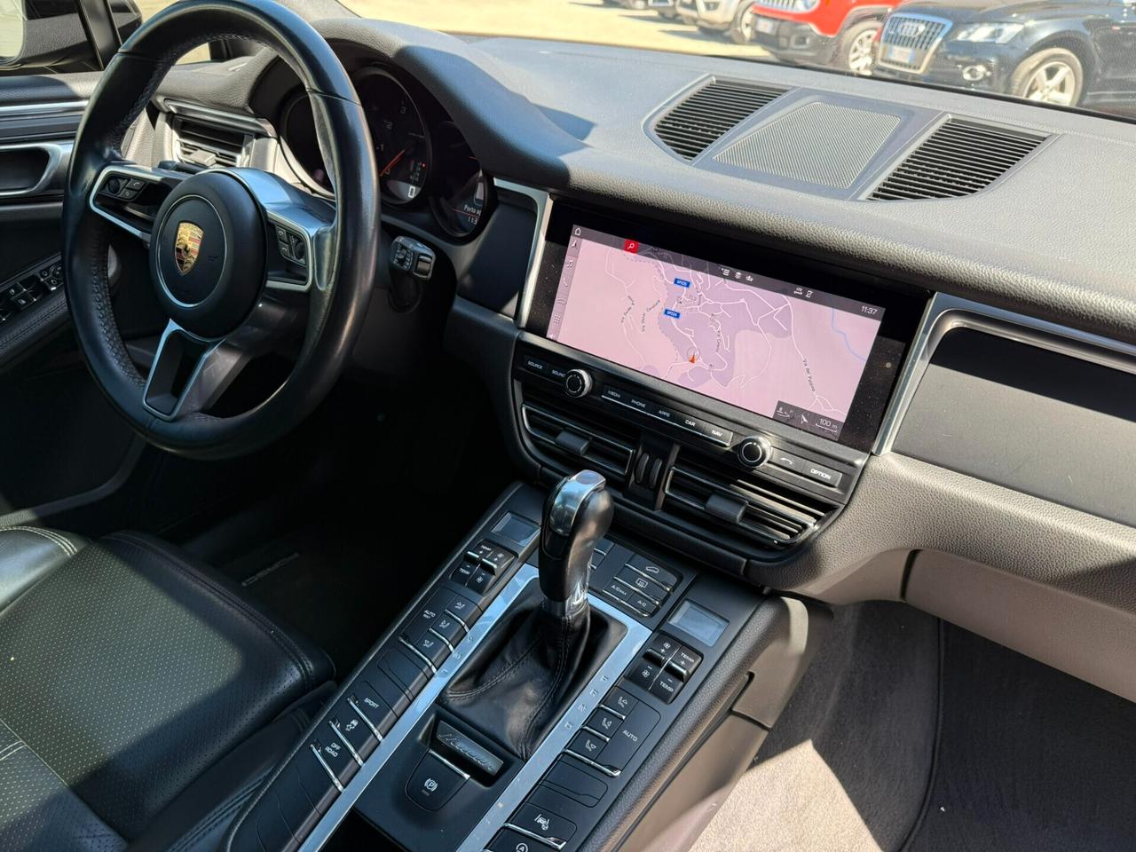 Porsche Macan 2.0 Benzina 245 cv Tetto