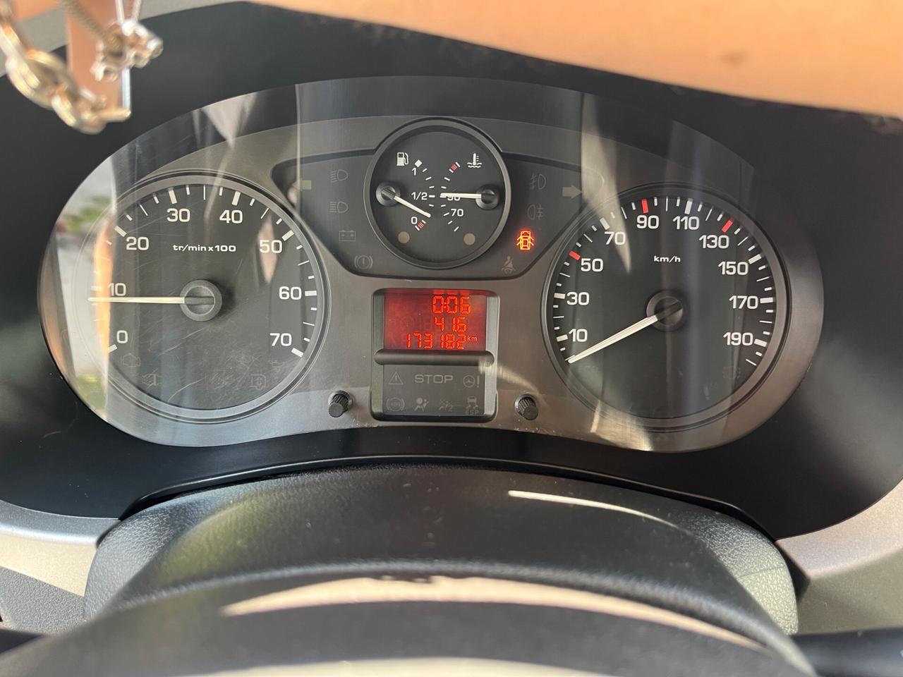 Peugeot Partner Tepee 1.6 VTi 120CV Outdoor GPL