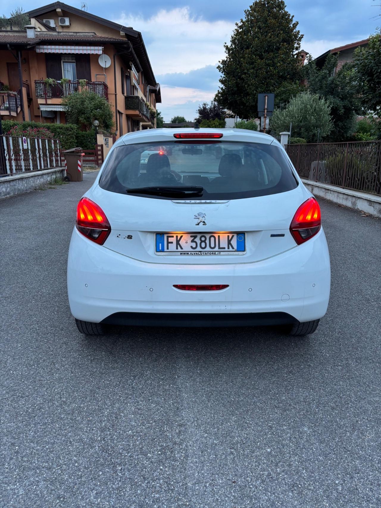 Peugeot 208 PureTech 82 5p. GPL Allure