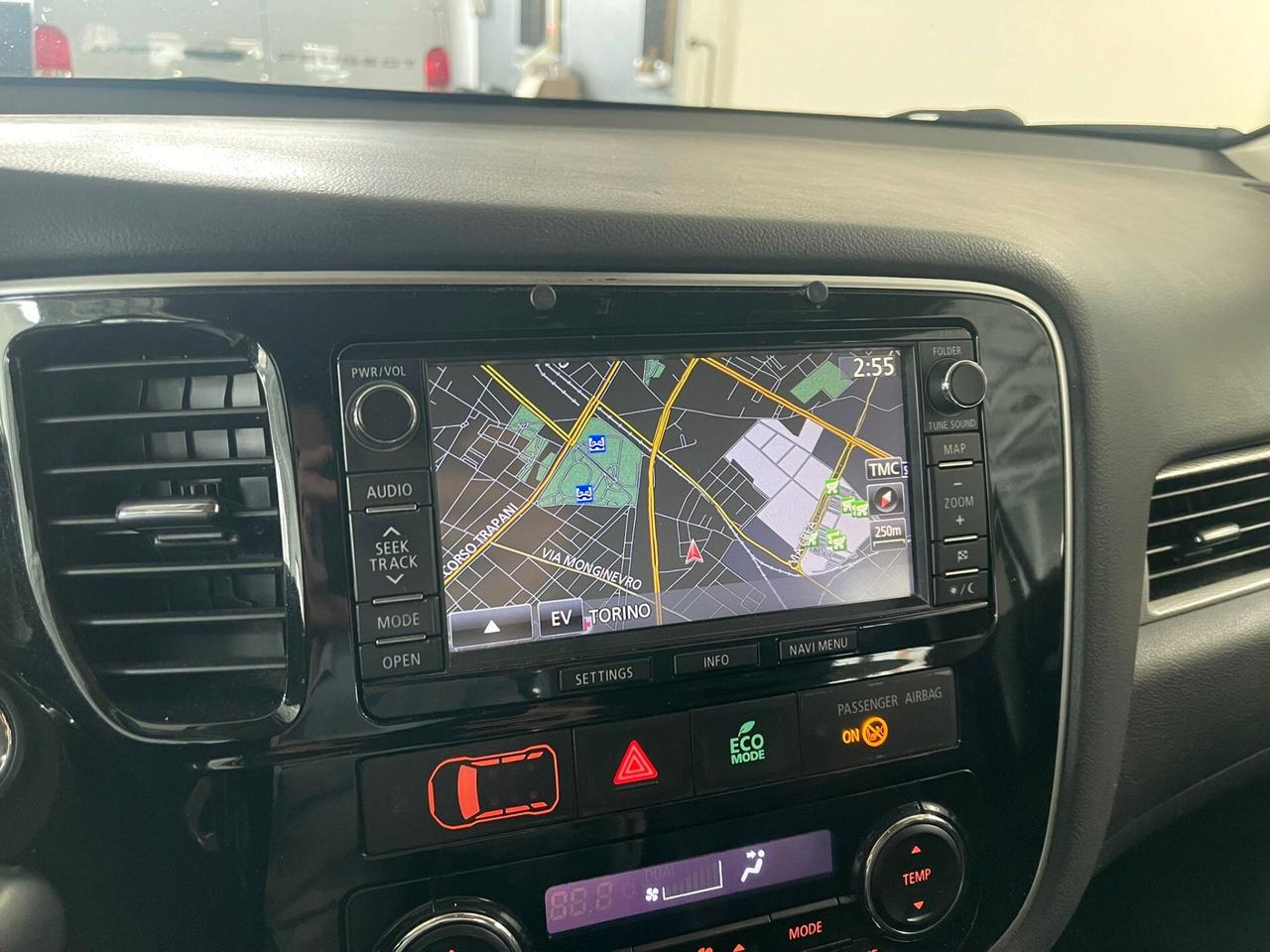 Mitsubishi Outlander 2.0 MIVEC 4WD PHEV Instyle Diamond