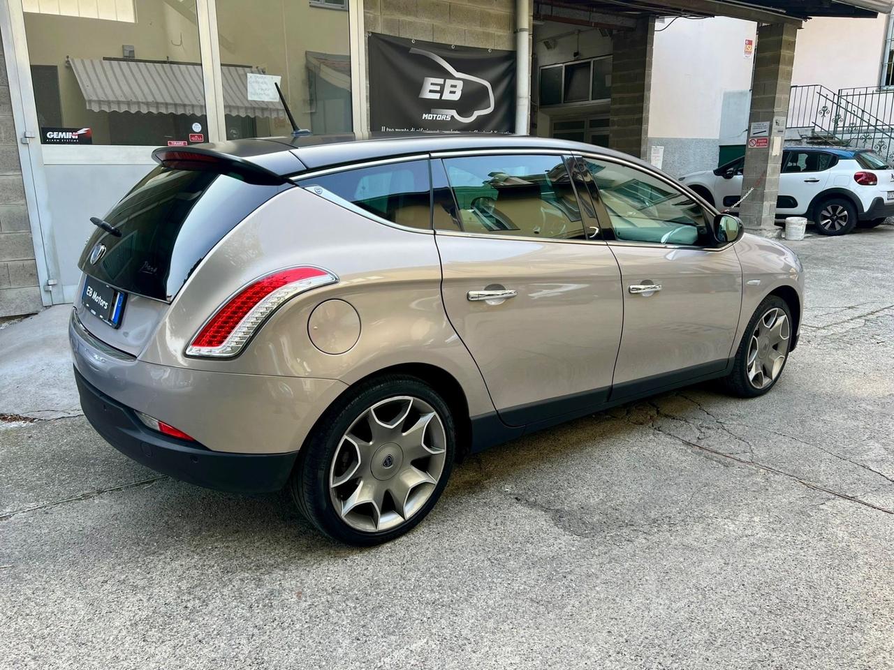 Lancia Delta 1.8 Di T-Jet Sportronic Platino GPL