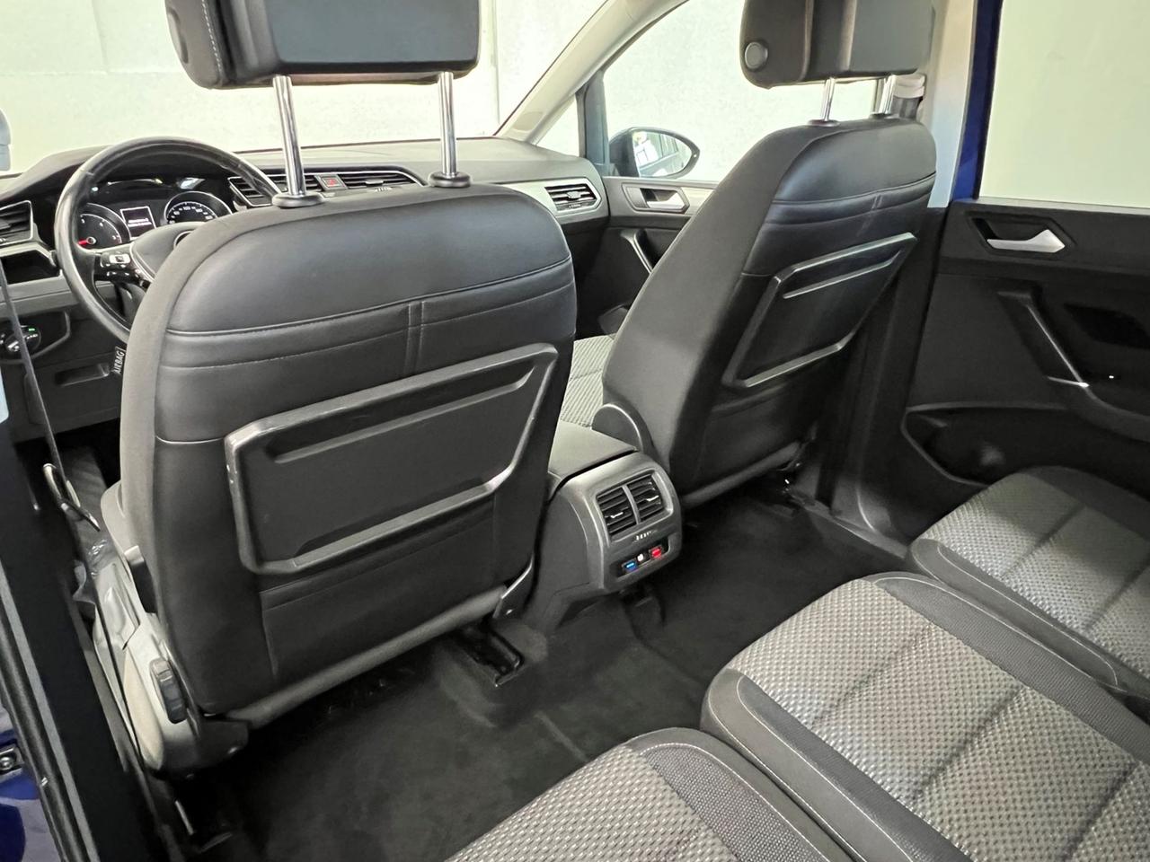 VOLKSWAGEN Touran III 2015 Touran 2.0 tdi Business dsg