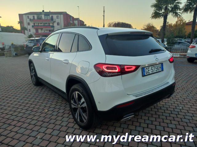 MERCEDES-BENZ GLA 200 d Automatic 4Matic Sport