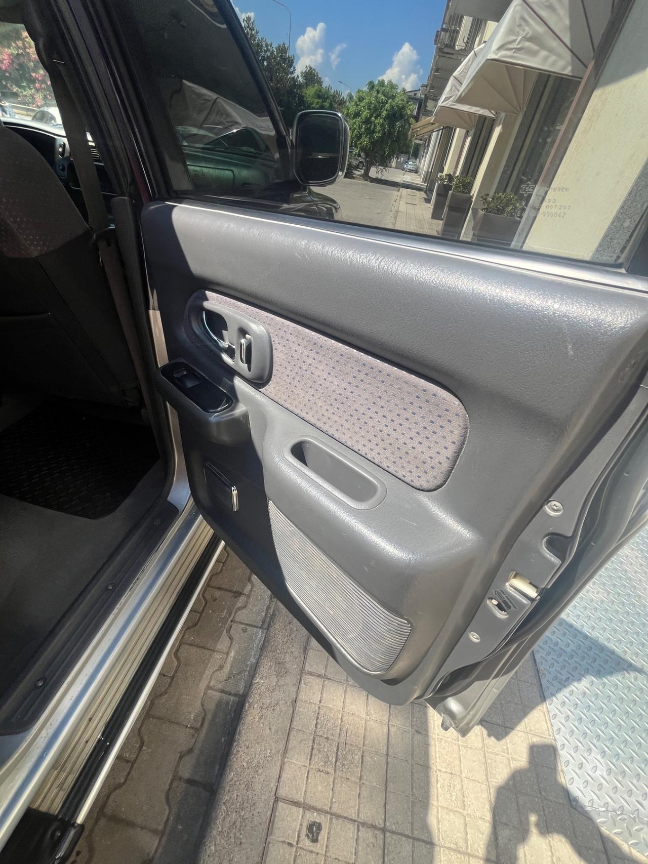 Mitsubishi L200 2.5 TDI 4WD Club Cab Pup. GLS Targ.