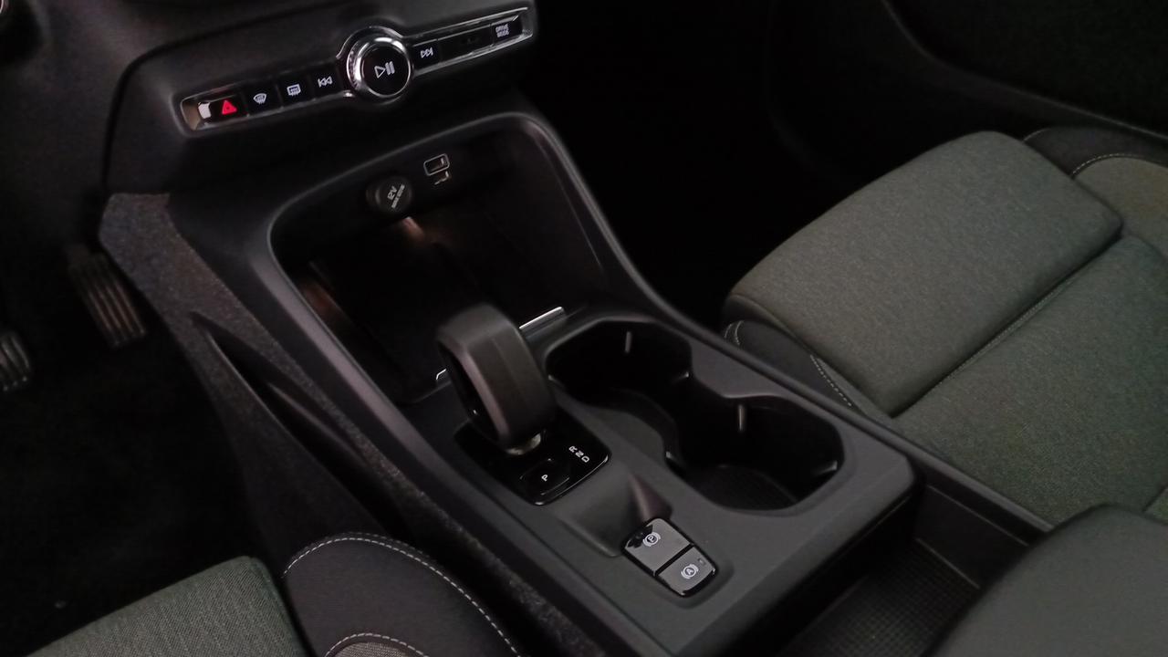 VOLVO XC40 1.5 t5 recharge phev Core auto