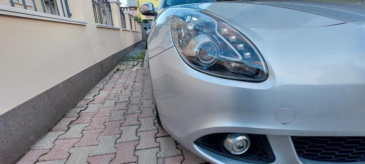 GIULIETTA 1,6 DIESEL 105 CV X NEOPATENTATI TELEFONO LEGA SENSORI FULL IMPECCABILE