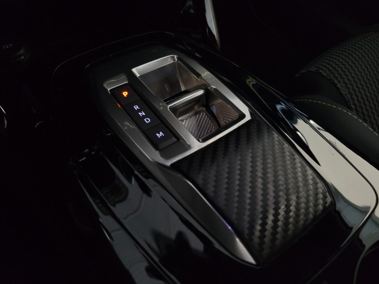 1.2 GT AUT. ACC LED CARPLAY RETROCAMERA