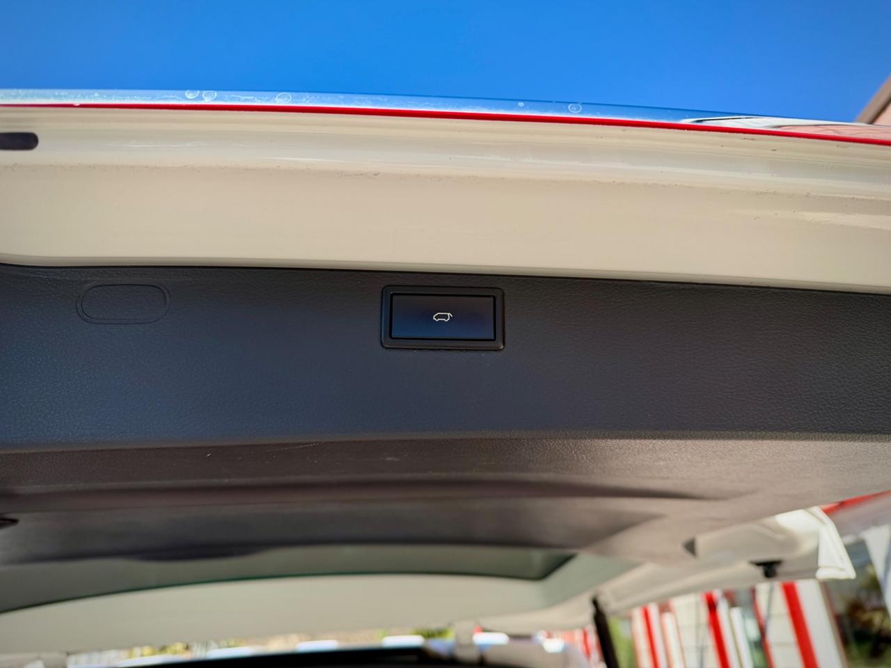 Volkswagen Multivan T6 - BULLI SIX GENERATION GANCIO TRAINO