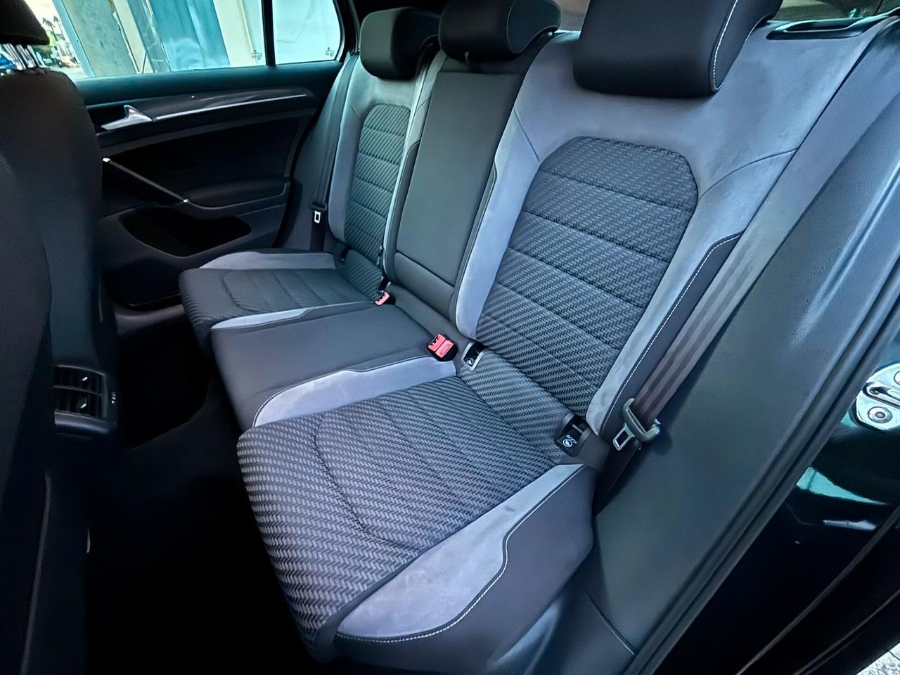 Volkswagen Golf 1.6 TDI 115cv R line - 2017