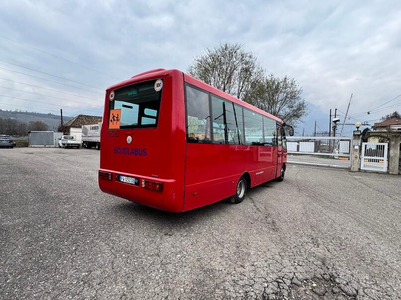 Autobus Scuole Mercedes-Benz V 818D