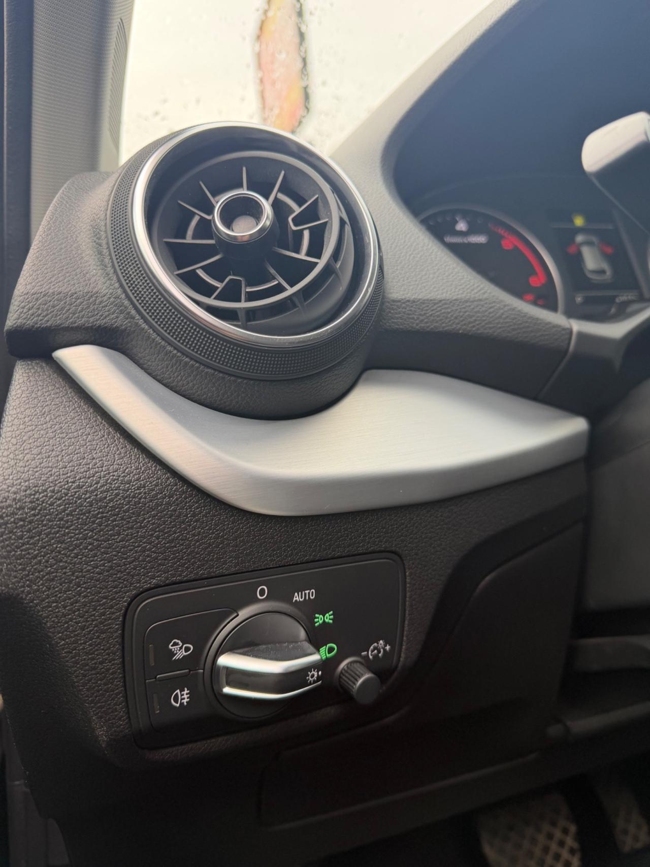 Audi Q2 30 TDI S tronic Admired