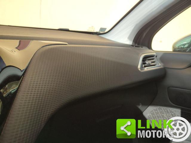 PEUGEOT 208 1° serie PureTech 82 Stop&Start 5 porte Signature