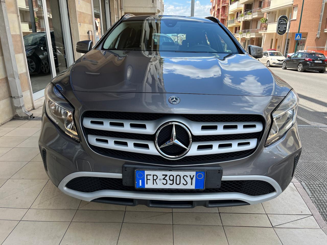 Mercedes-benz GLA 200 d Automatic Business