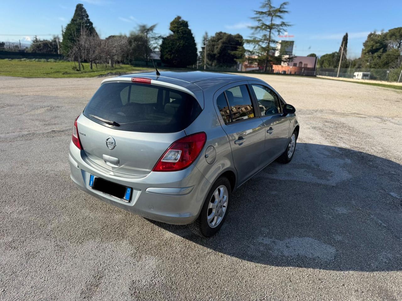 Opel Corsa 1.2 Benzina/Metano Neopatentati UNIPROPRI