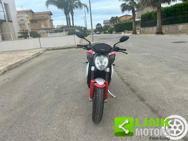 MV AGUSTA Brutale 800 .