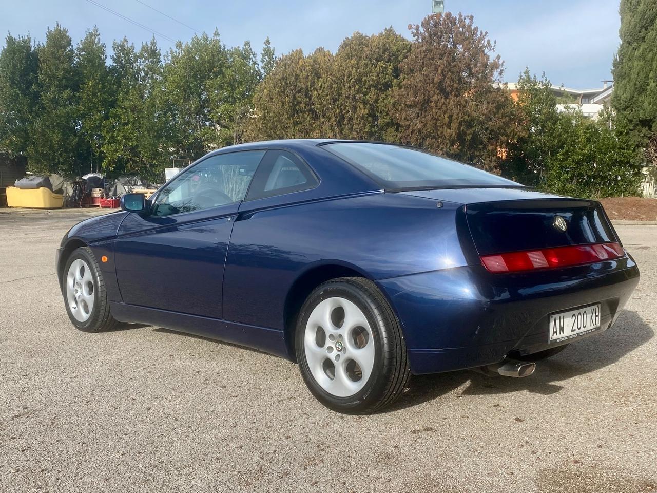 Alfa Romeo GTV 2.0 COUPÉ