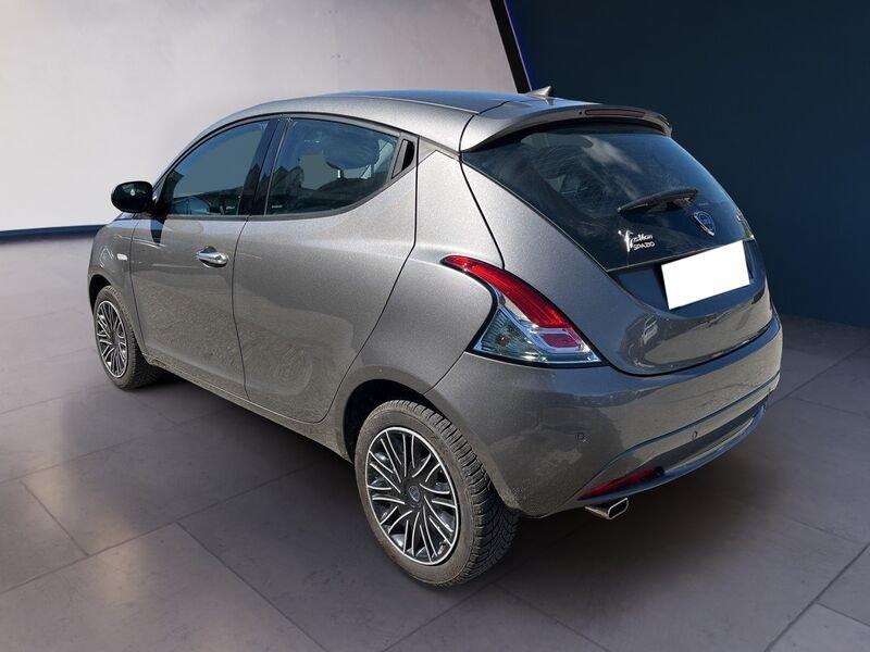 Lancia Ypsilon III 2015 1.0 firefly hybrid Silver s&s 70cv