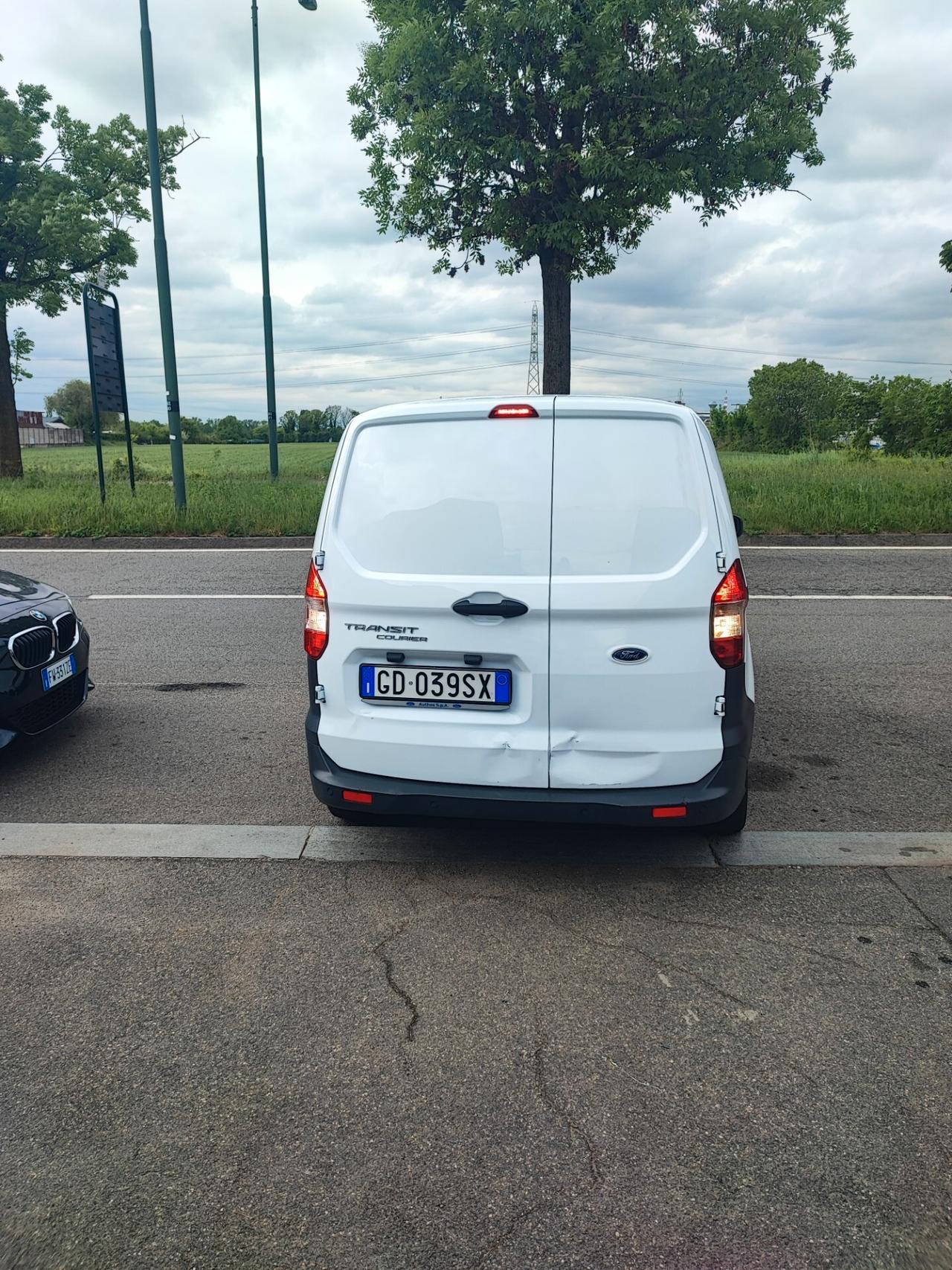 Ford Tourneo Connect 1.5 EcoBlue 100 CV Titanium
