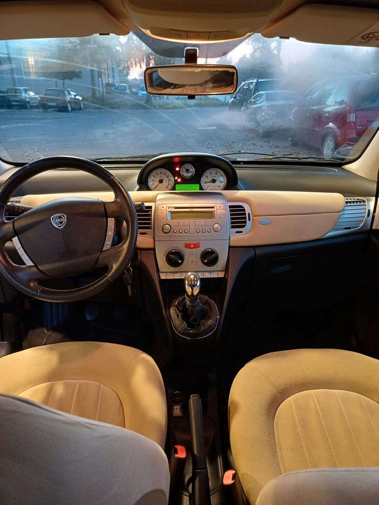 Lancia Ypsilon 1.2 Platino