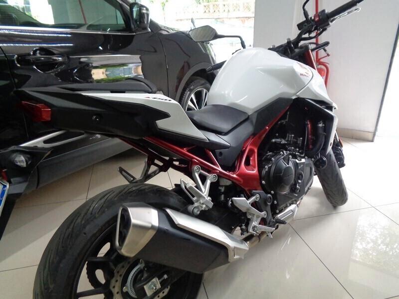 Honda Hornet 750 2024 soli 1400 KM