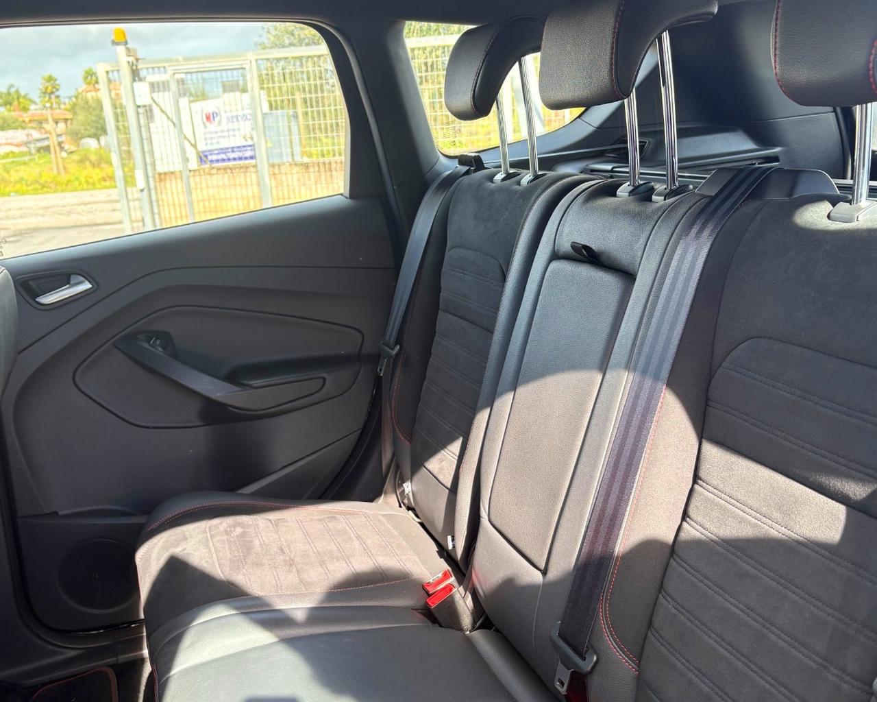 Ford Kuga 2.0 TDCI 120 CV S&S 2WD ST-Line