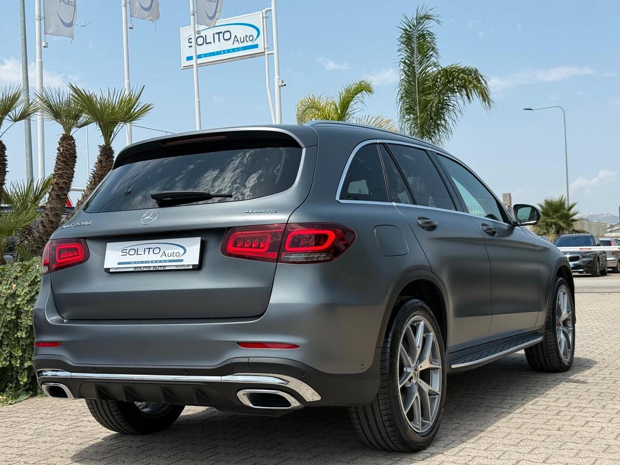 GLC 220 d 4Matic Premium Plus Opaco + Pedane