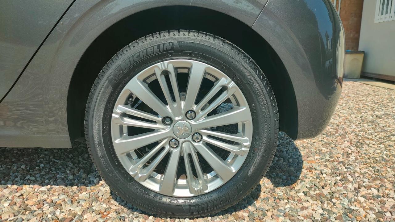 Peugeot 208 1.2 82CV BENZINA 5 porte Allure 58000KM