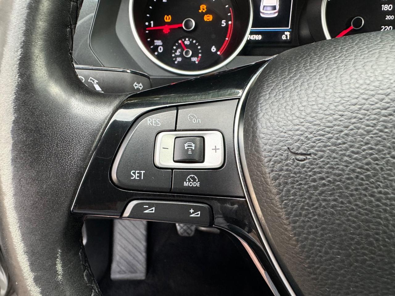 Volkswagen Tiguan 2.0 TDI SCR 4MOTION Business BlueMotion Technology