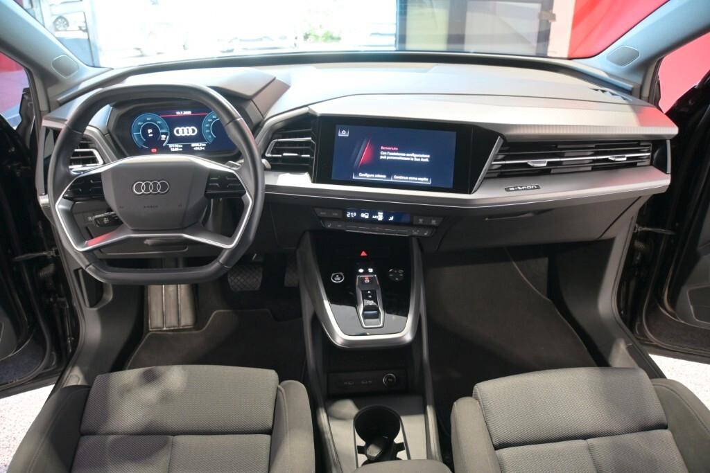 AUDI Q4 SPORTBACK 40 E-TRON 204CV AUTOMATIC S-LINE EDITION ( FARI LED - VIRTUAL COCKPIT - ADAPTIVE CRUISE - AMBIENT LIGHTS - NAVI - MIRROR - PDC - TELECAMERA POST. - CERCHI 20 )
