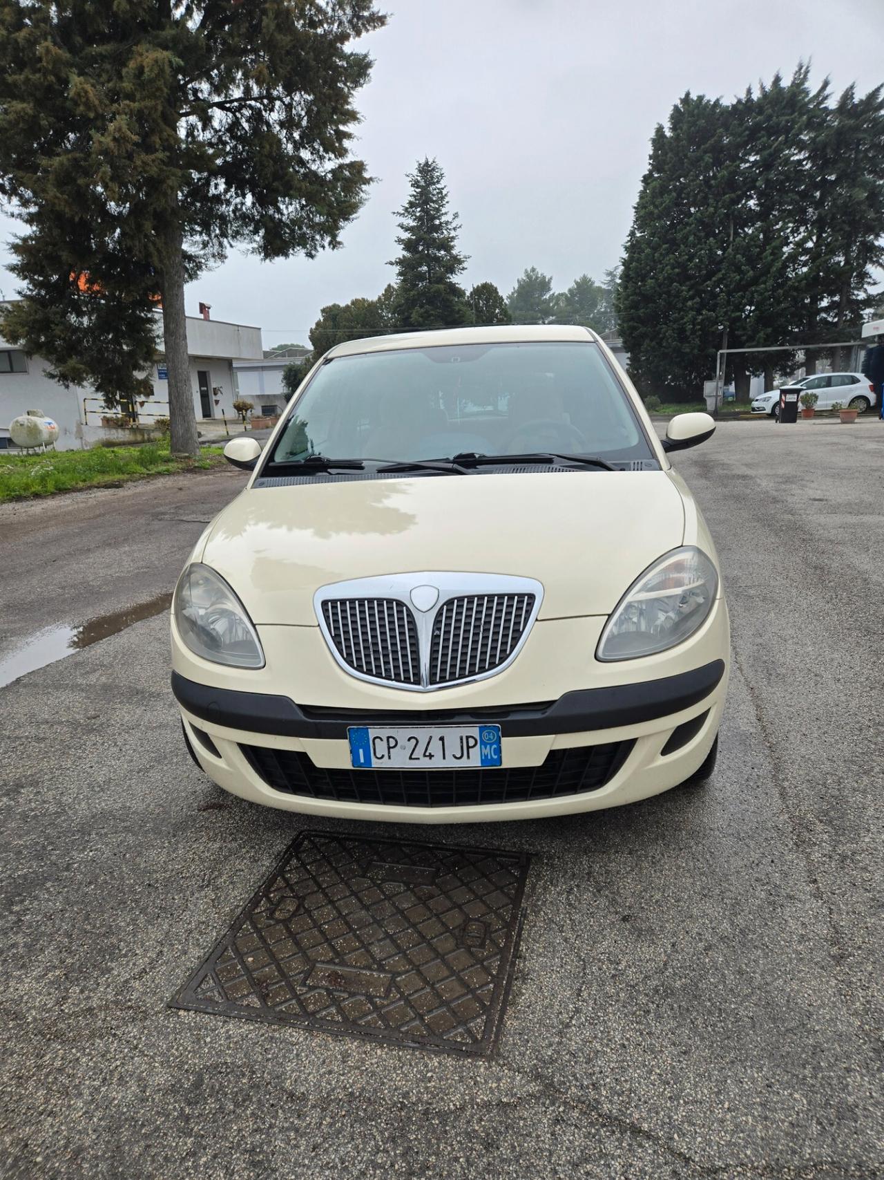 Lancia Ypsilon 1.2 benzina