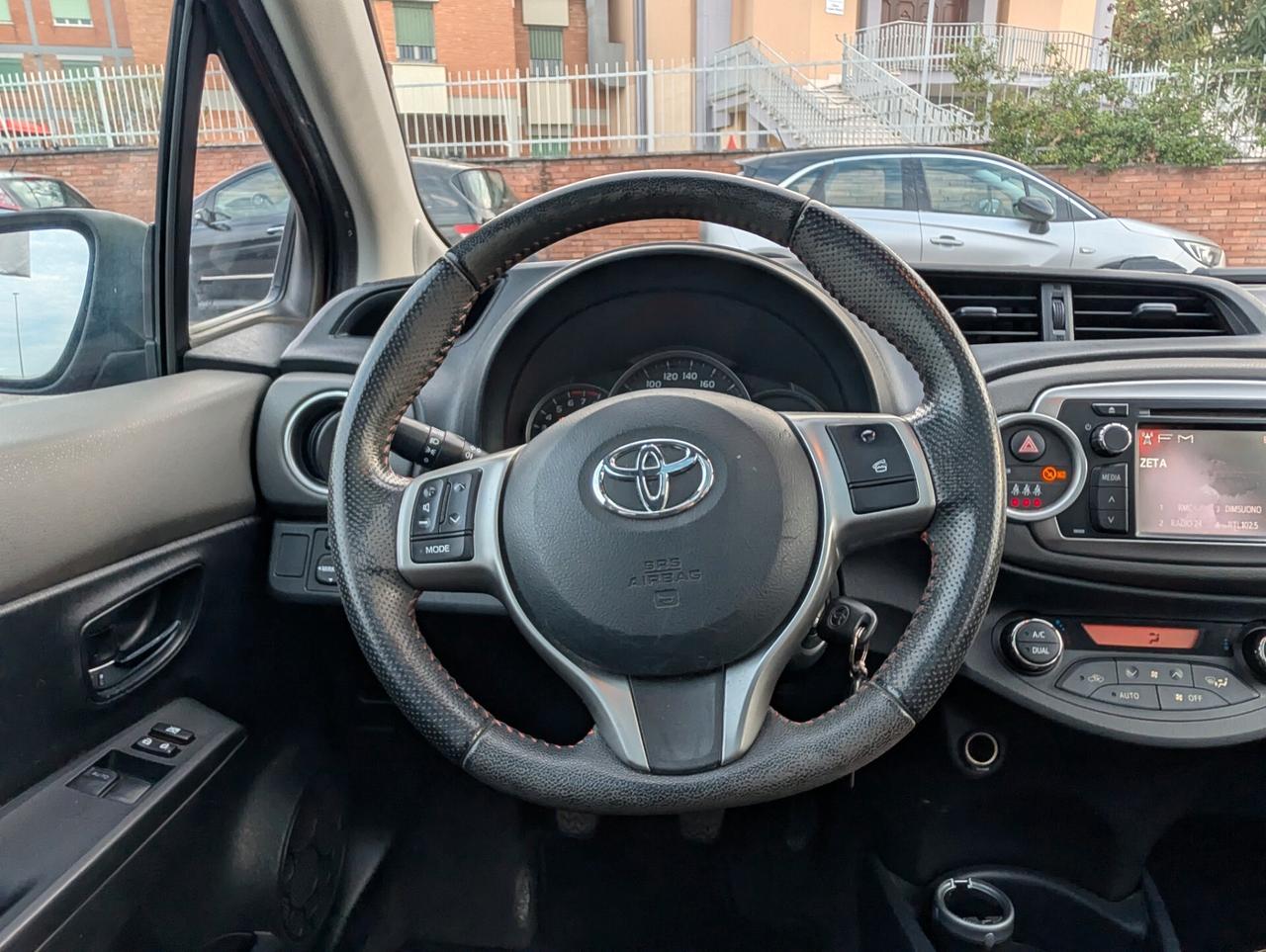 Toyota Yaris 1.3 5 porte Lounge