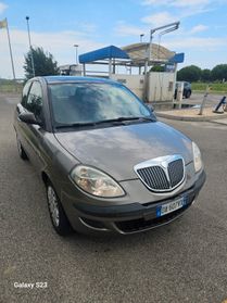 Lancia Ypsilon 1.2 16V Oro