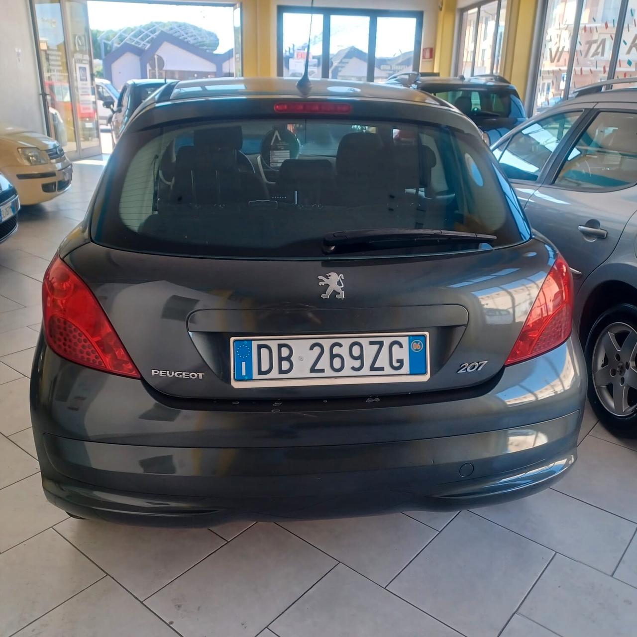 96438 km PEUGEOT 207 1.4 NEOPATENTATI