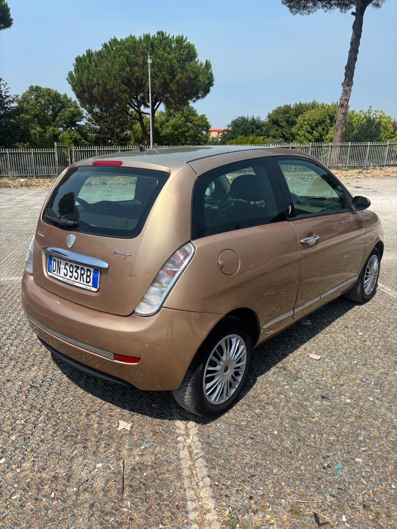 Lancia Ypsilon 1.3 MJT 90 CV Platino