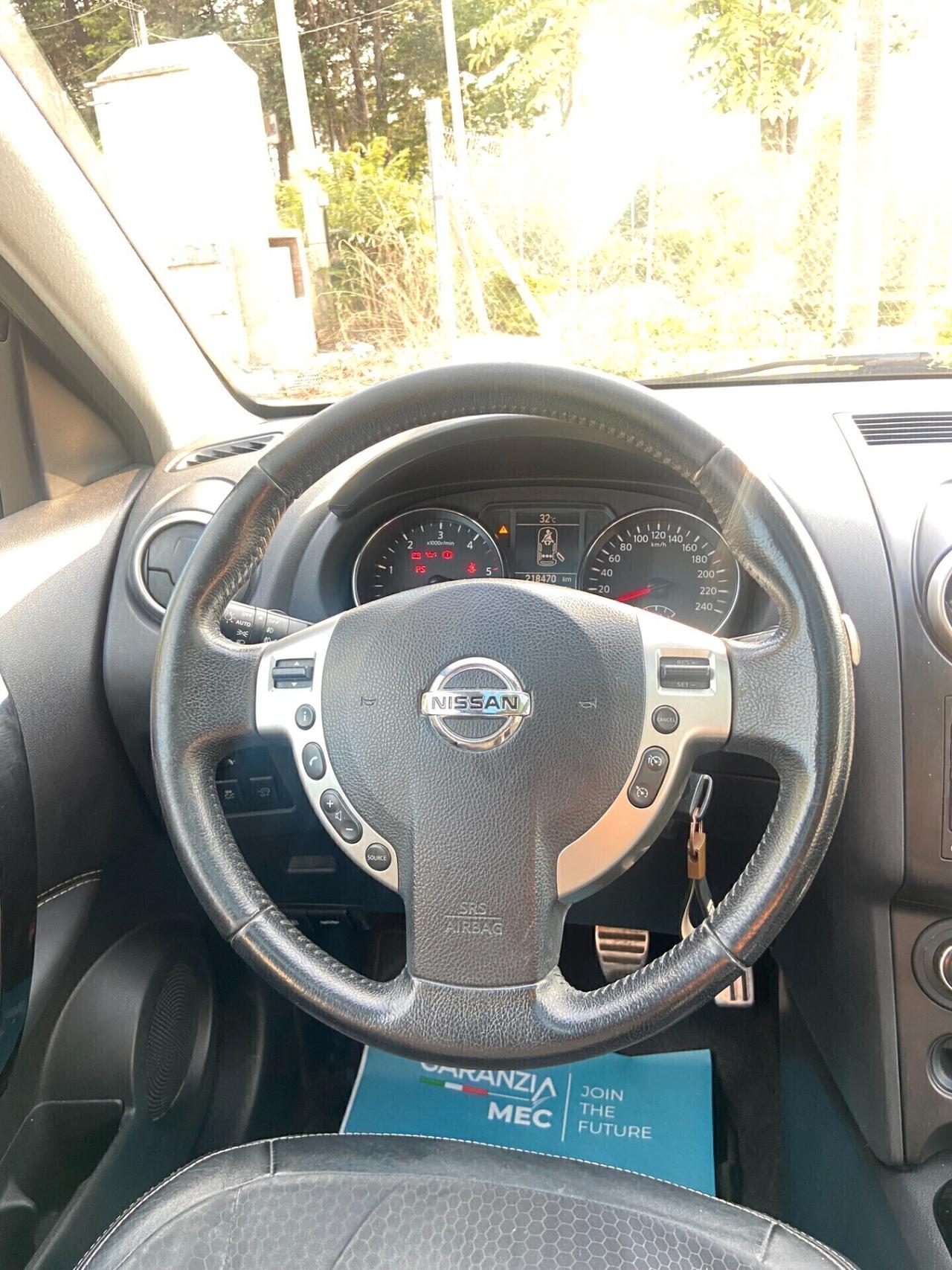 Nissan Qashqai 1.6 dCi Tekna (Tetto-Navi-Retro)