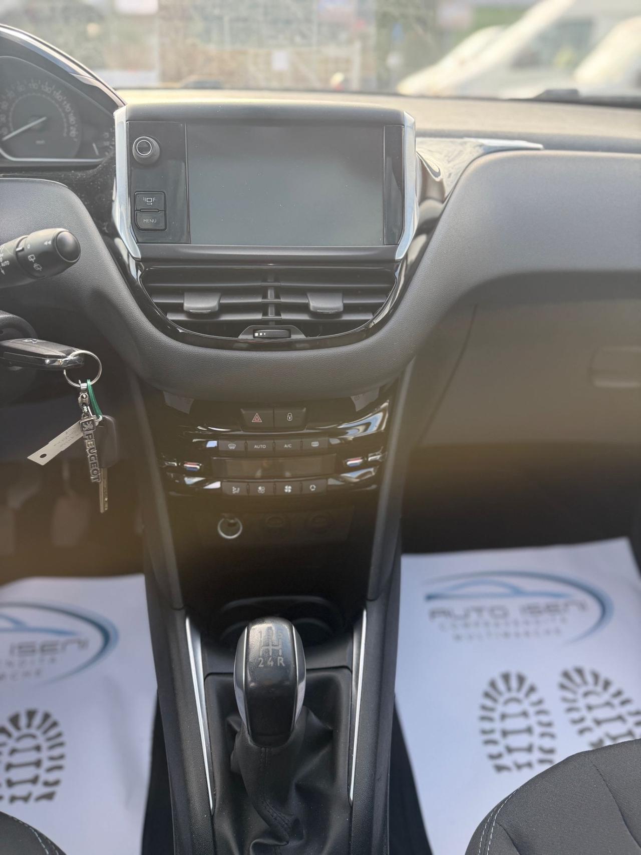 Peugeot 208 1.2 VTi NEOPATENTATI OK SOLO 130.000 KM