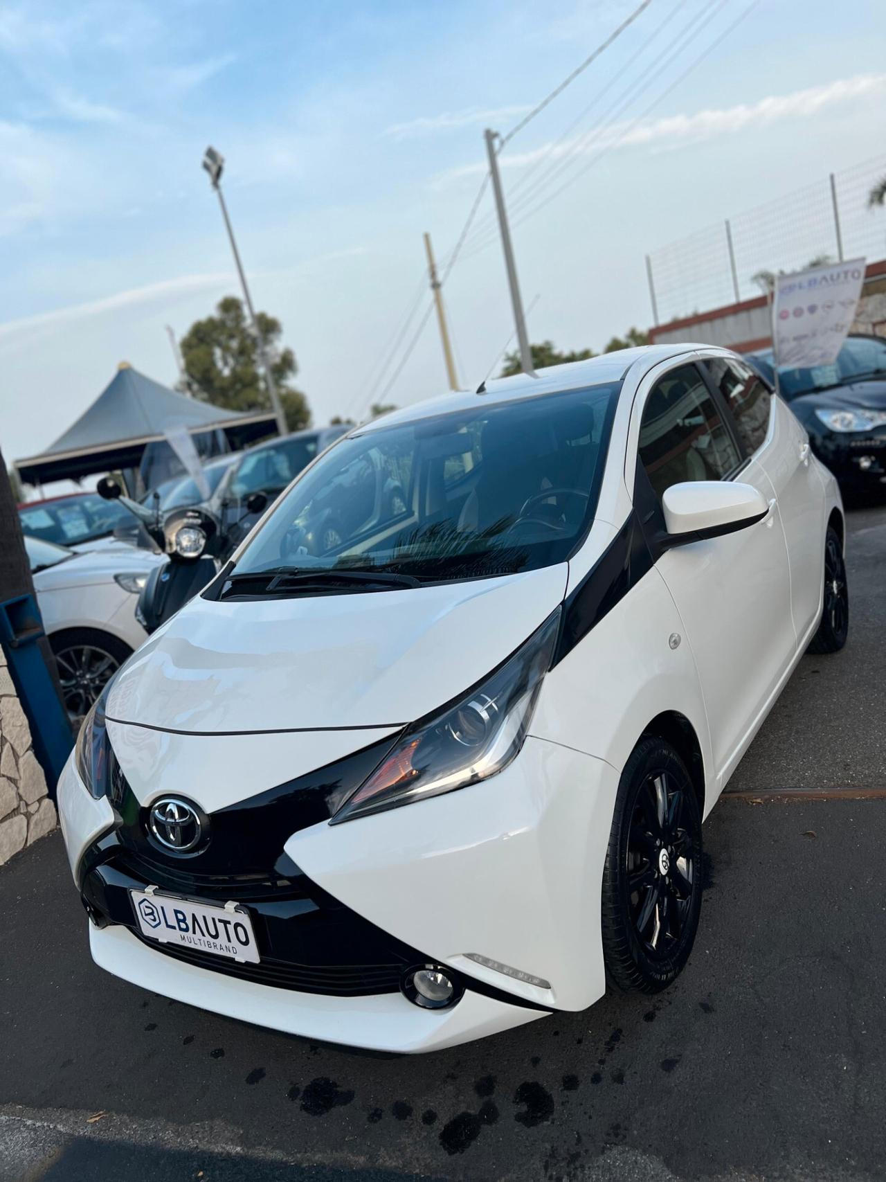 Toyota Aygo 1.0 VVT-i 69 CV 5 porte x-wave MMT