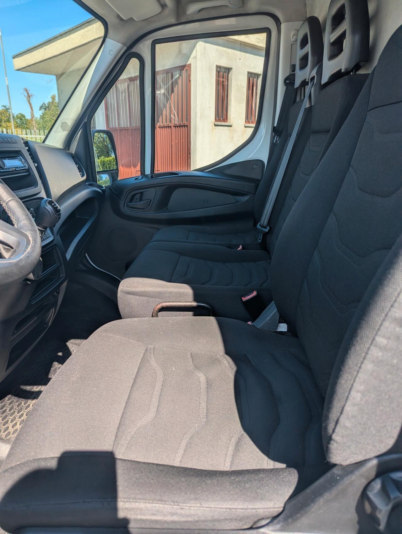 Iveco Daily 35S20 L pochi km