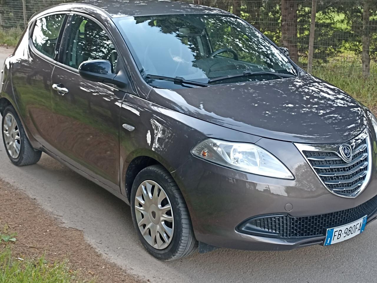 LANCIA YPSILON 1.3 DIESEL 95cv 10/12 KM116.000 2PROP