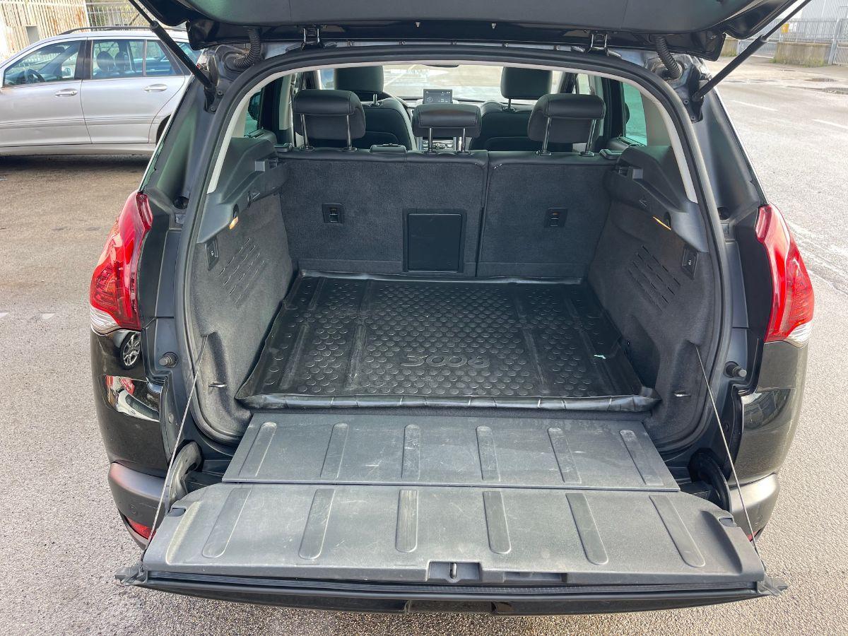 PEUGEOT - 3008 - HYbrid4