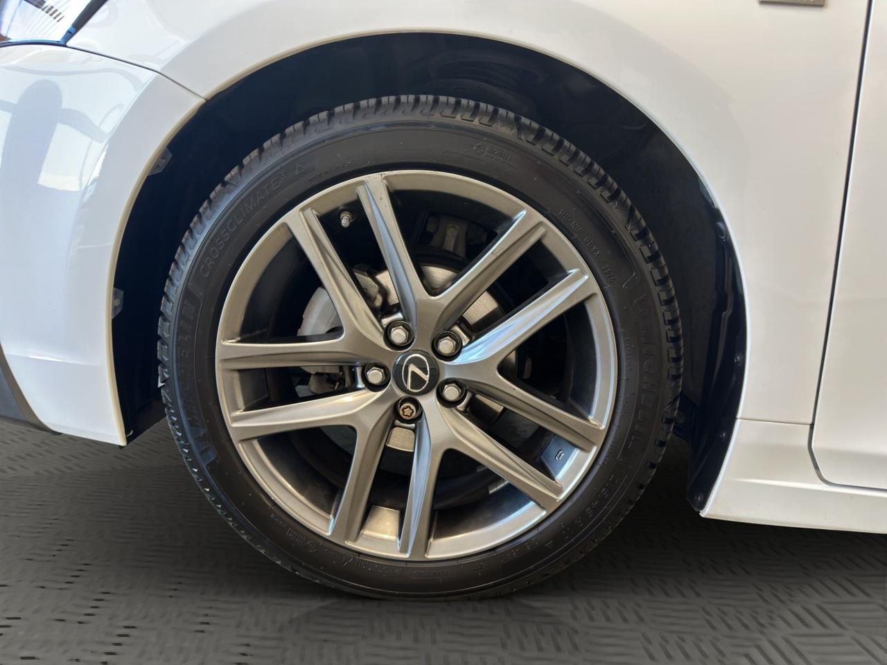Lexus F-SPORT