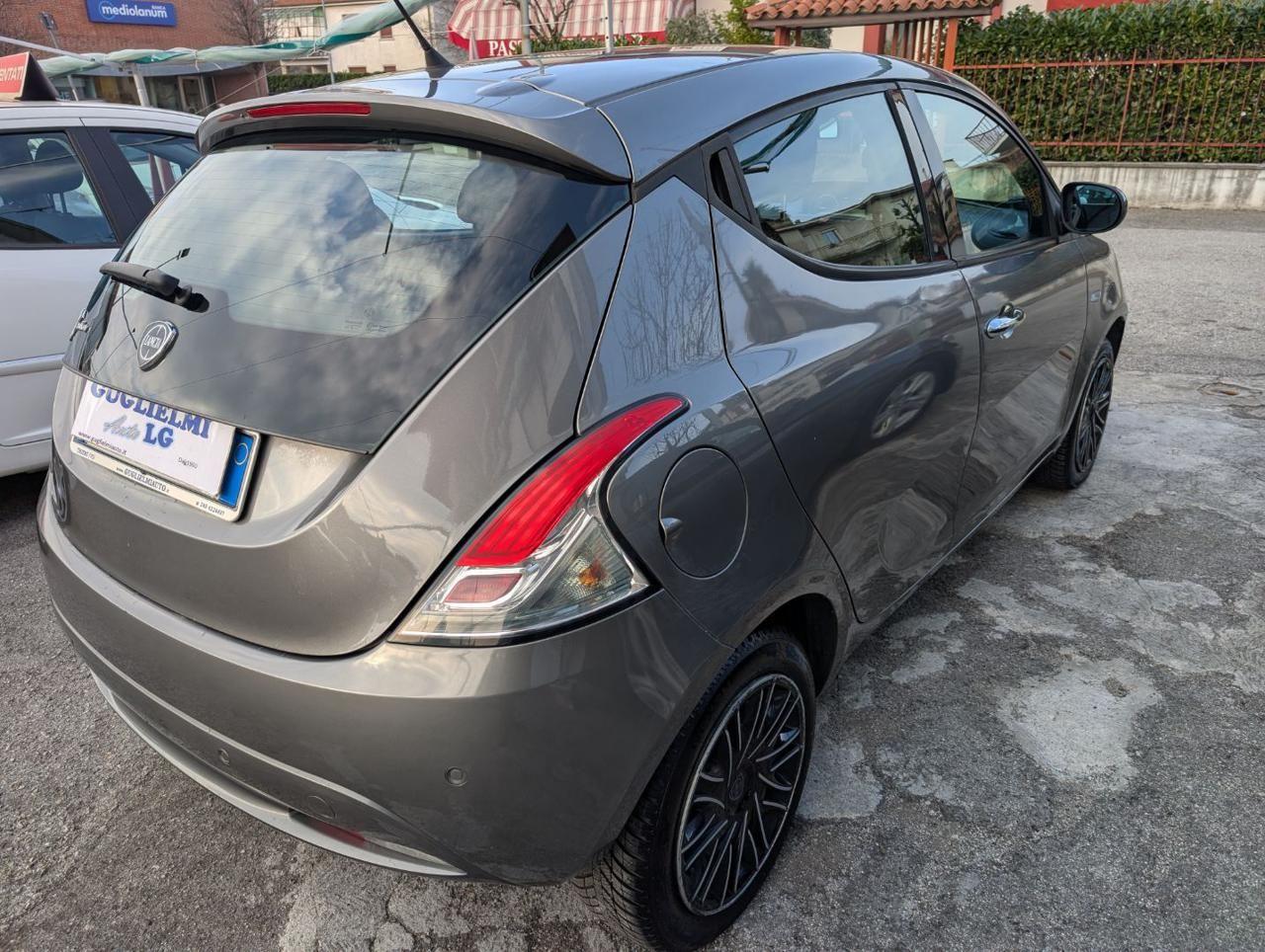 Lancia Ypsilon 1.2 69 CV 5 porte Gold