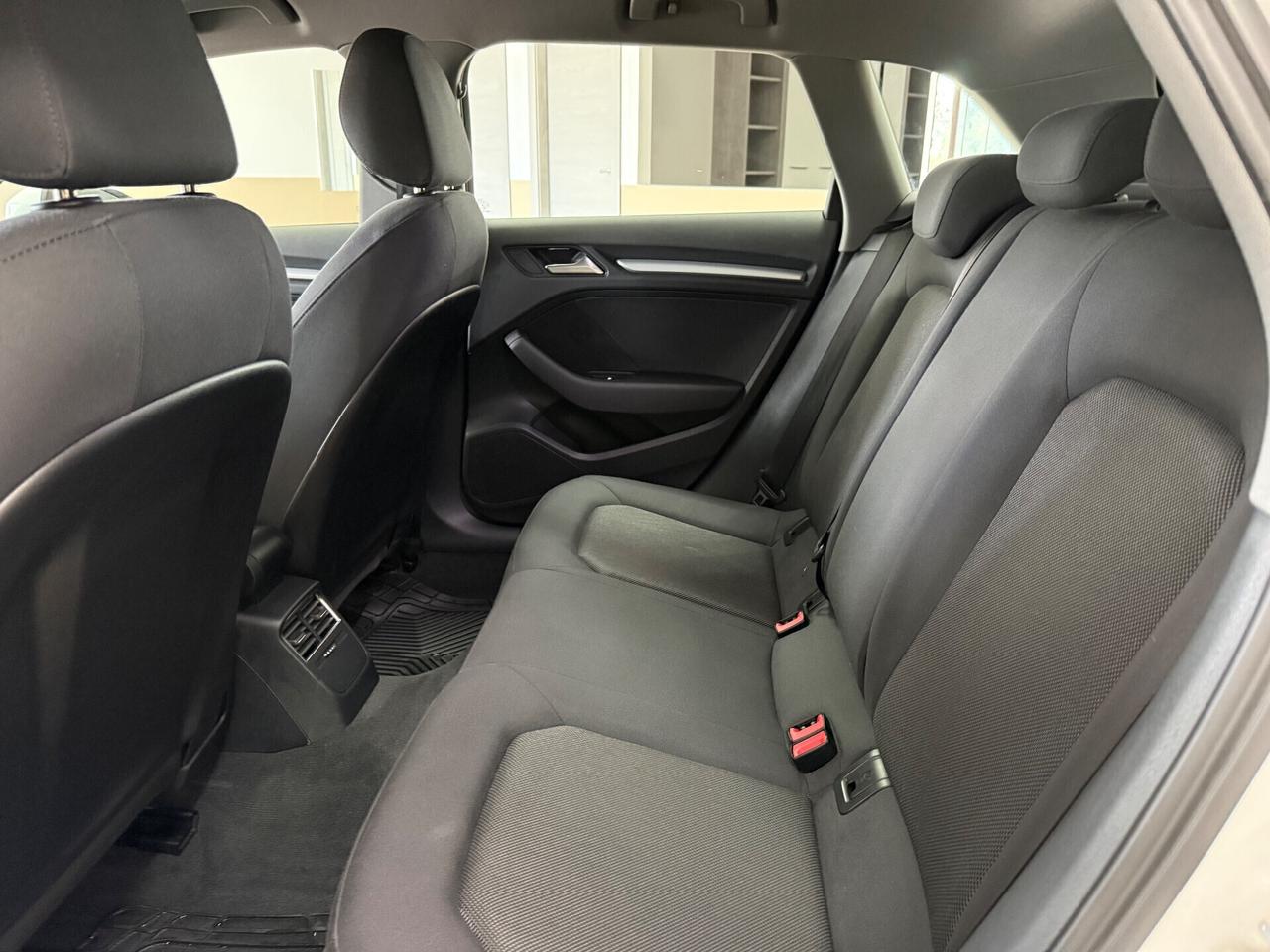 Audi A3 1.6 TDI 116 CV Sport 5 Porte Cambio Manuale