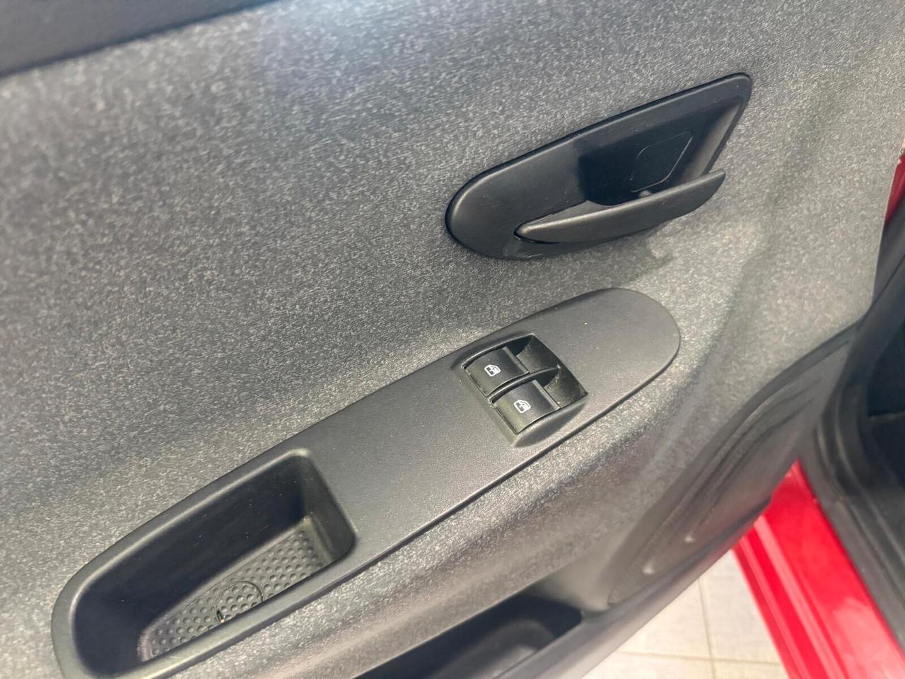 Lancia Ypsilon 1.0 Hybrid Silver 75000km