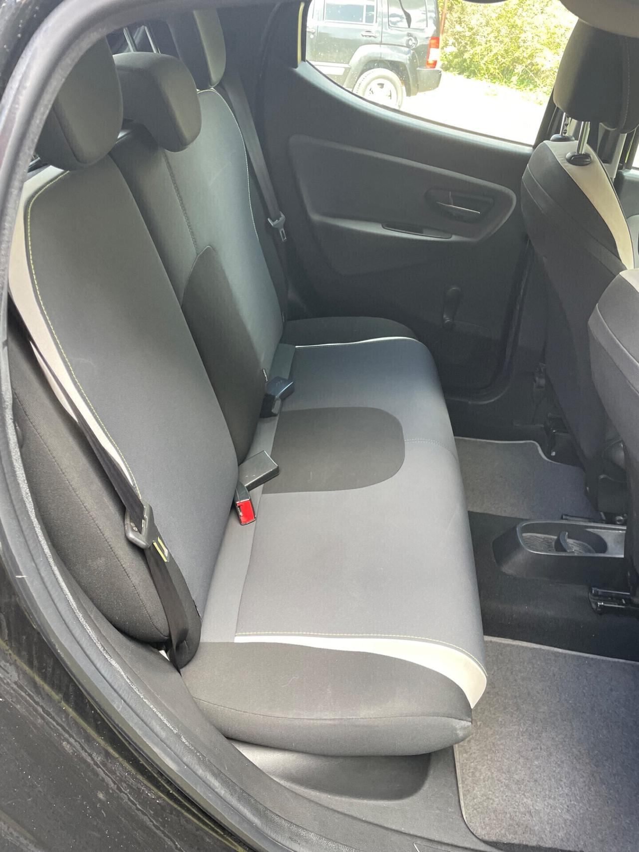 Lancia Ypsilon 1.2 69 CV 5 porte GPL Ecochic Silver