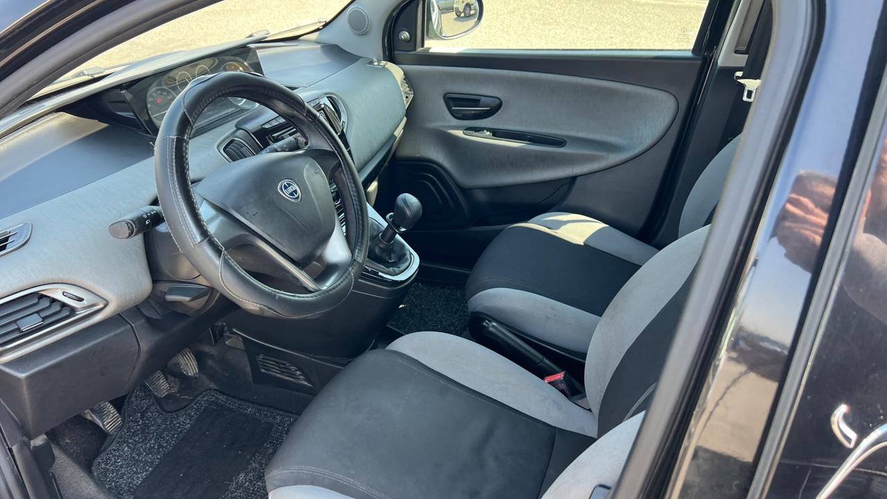 Lancia Ypsilon 1.2 69 CV 5 porte S&S Gold