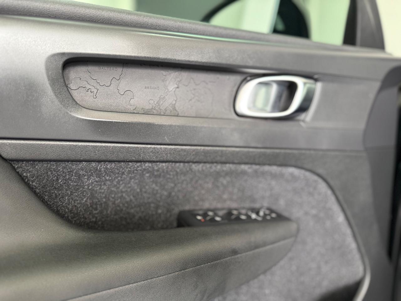 Volvo XC40 D3 AWD Momentum Core