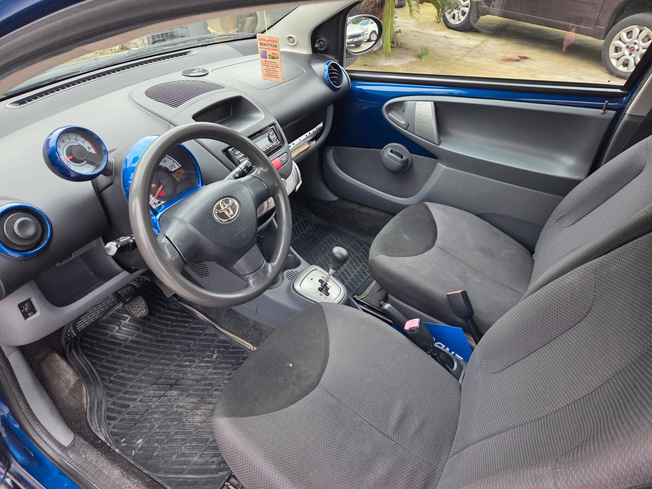 Toyota Aygo 1.0 benzina 3 porte - AUTOMATICA