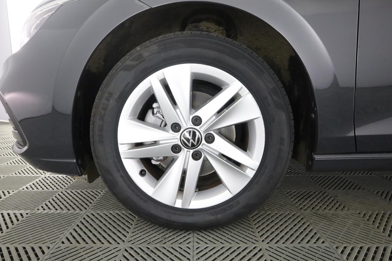 VOLKSWAGEN Golf 8ª serie Golf 1.0 eTSI EVO DSG Life